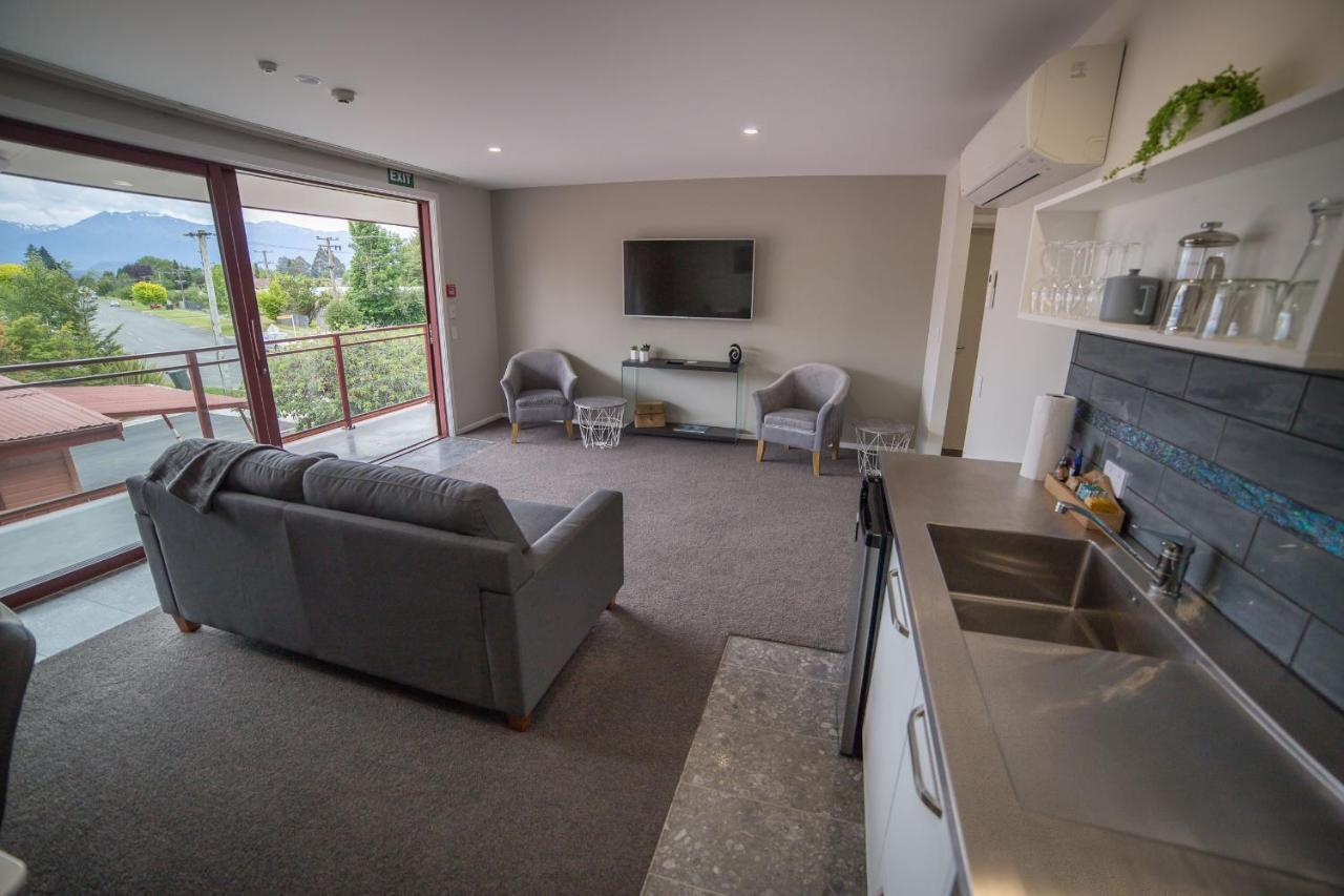 Red Tussock Motel