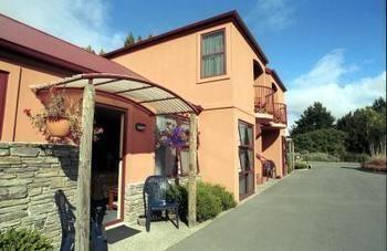 Red Tussock Te Anau
