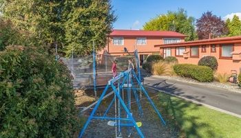 Red Tussock Motel 3*