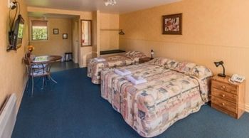 Red Tussock 3* Te Anau