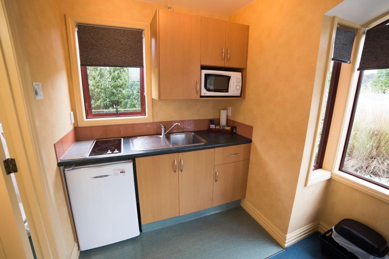 Motel Red Tussock