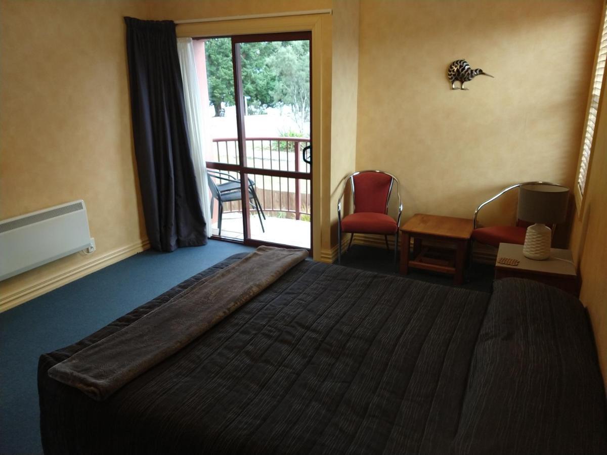 Red Tussock Motel